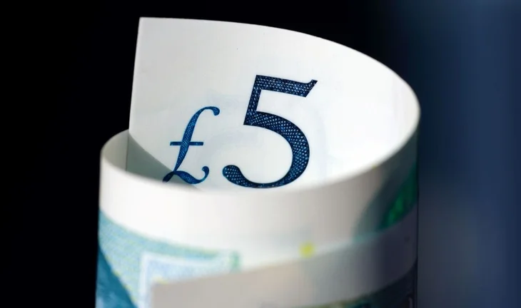 Junior bankers in London earn 40% more than consultants