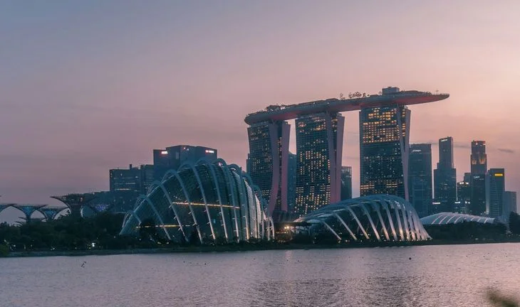 Sorrowful Singapore support staff on US$168k accuse banks of blindly chasing profit 